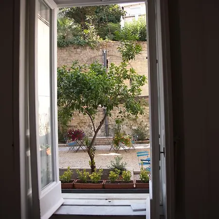 Borgo Vergini Garden Panzió Nápoly