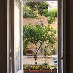 Borgo Vergini Garden ベッド・アンド・ブレックファスト ナポリ
