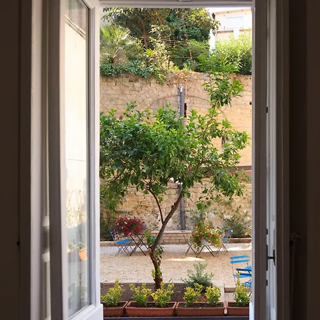 Borgo Vergini Garden Bed & Breakfast Napoli