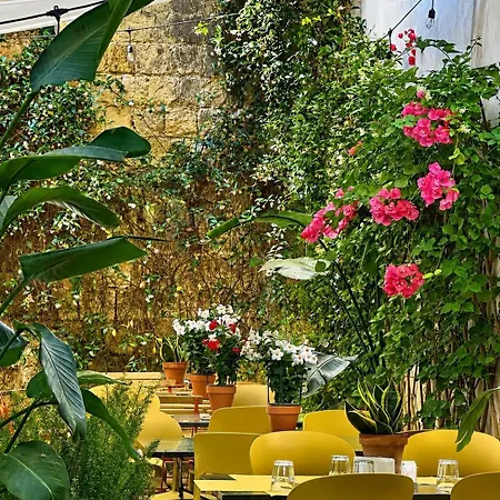 Borgo Vergini Garden Bed & Breakfast 4*