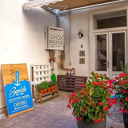 Borgo Vergini Garden לינה וארוחת בוקר נאפולי
