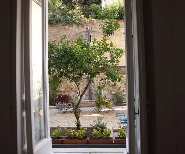 Borgo Vergini Garden Bed & Breakfast Naples