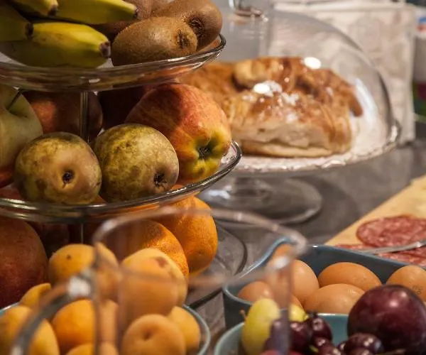 Bed & Breakfast Borgo Vergini Garden 4*