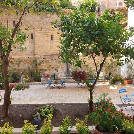 Borgo Vergini Garden Bed & Breakfast Napels
